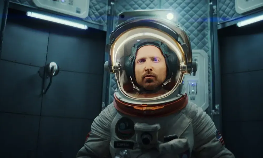 Recenzja serialu Black Mirror 2023 - technologia przyszłości w krzywym zwierciadle