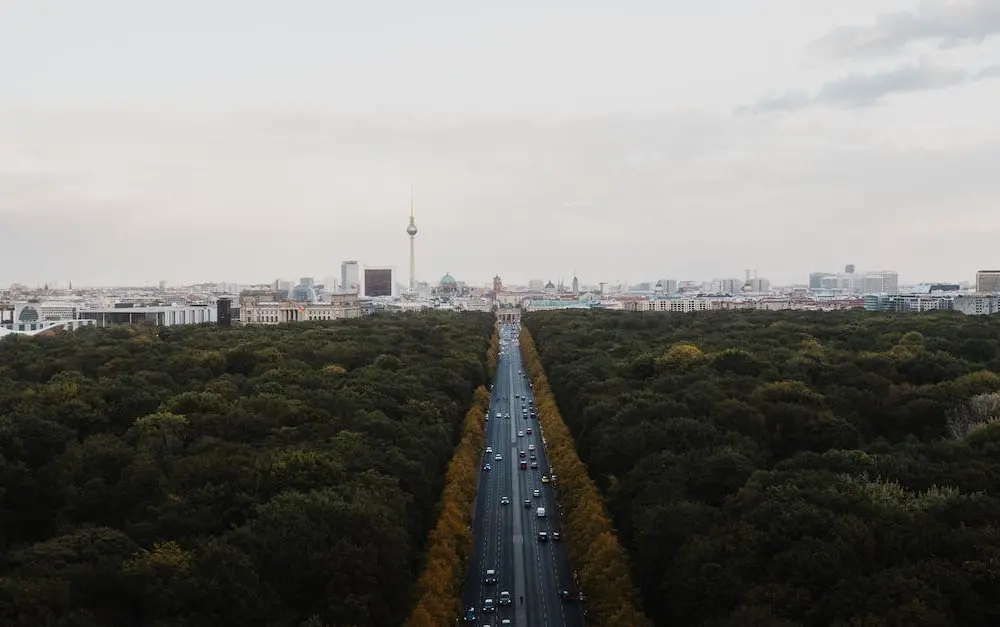 Recenzja serialu Babylon Berlin - niemiecka historia lat 20. w Berlinie