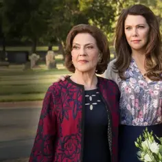 Gilmore Girls 2023 - nowe odcinki powtórki hitu, matka Lorelai i córka Rory