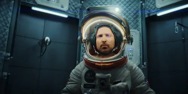 Recenzja serialu Black Mirror 2023 - technologia przyszłości w krzywym zwierciadle