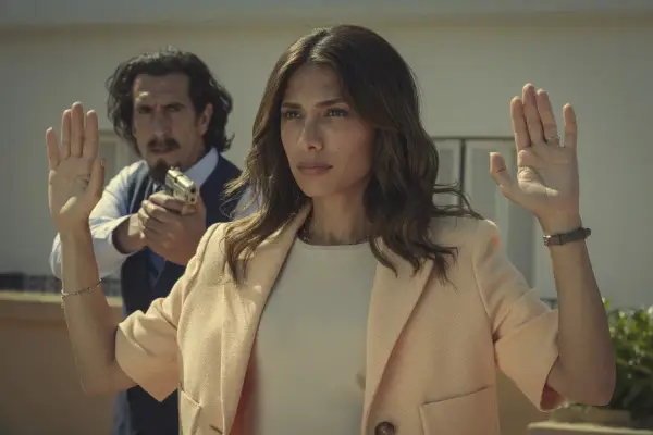 Kim jest Erin Carter - Wyjaśniamy tajemnicę bohaterki Netfliksa