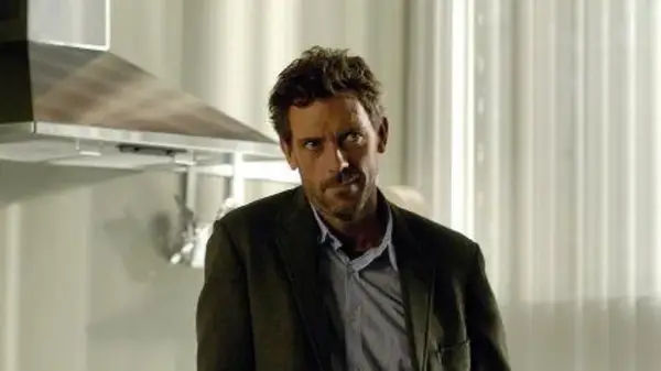 House 2023 - recenzja sensacyjnego serialu medycznego z Hughiem Laurie